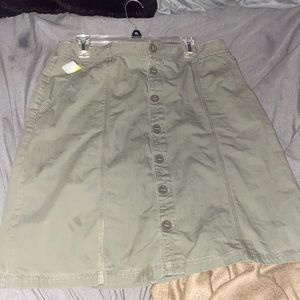 Cargo olive skirt